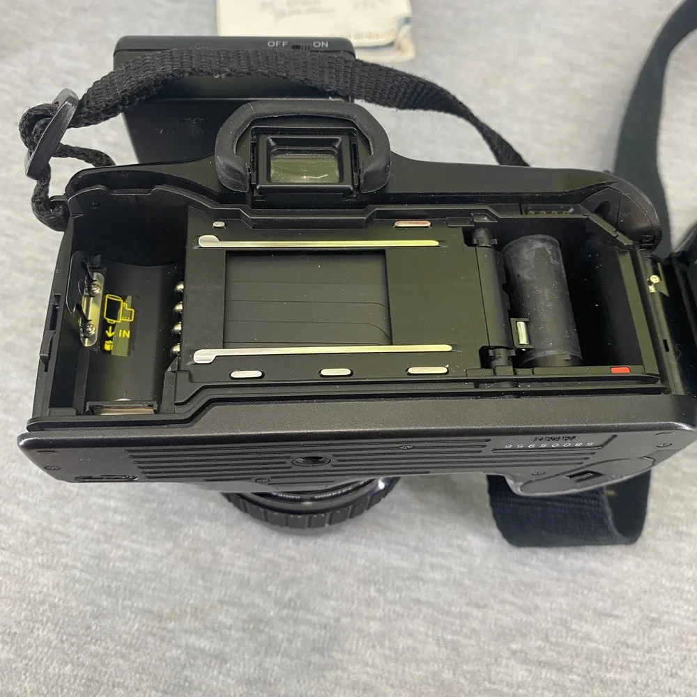 Minolta Maxxum 3000i Film Camera Black SLR AF 28-70mm Lens Flash With Bag
